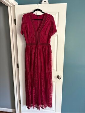 Lace V-Neck Maxi Dress